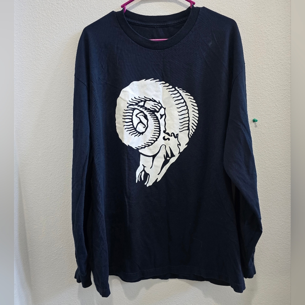 Los Angeles Rams Navy blue long  t-shirt size large NWNT